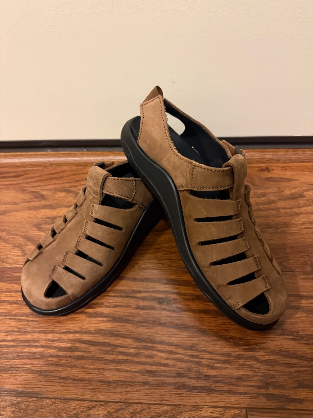 New Romika Tan Leather Sandals with Cushioned Black Sole